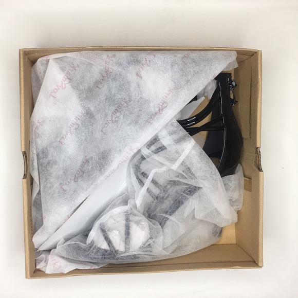 Heels - Picture 5 of 5